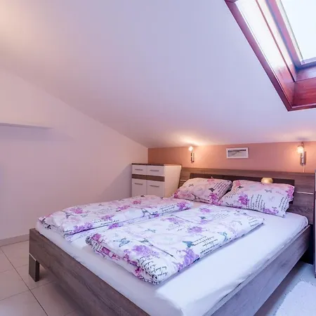 Apartmanhotel Pansion Dujmovic 2 Porat