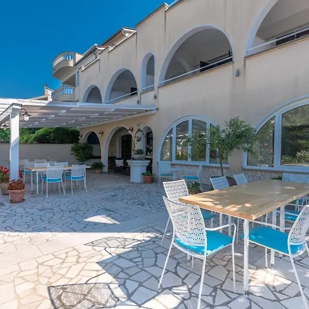 Pansion Dujmovic 2 Apartmanhotel
